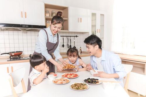 带娃重追教官老公我靠美食爆火,带娃重燃教官老公心,我靠厨艺爆火逆袭人生 第2张 带娃重追教官老公我靠美食爆火,带娃重燃教官老公心,我靠厨艺爆火逆袭人生 第2张